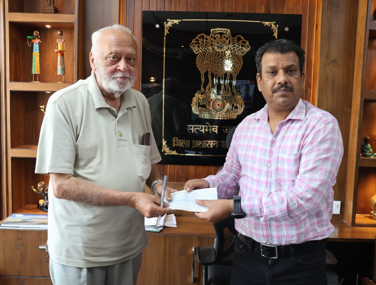 बेंगलुरु से दोस्त के माध्यम से भेजी आपदा प्रभावितों को सहायता राशि