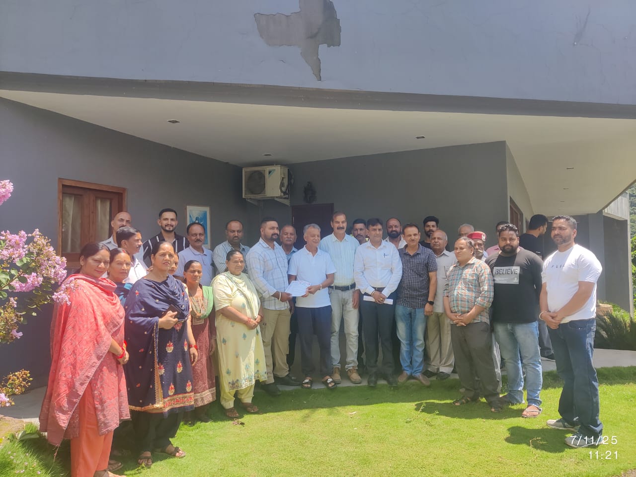 सन्यारडी के 20 घरों के क्षतिग्रस्त होने से बचाने की लगाई प्रतिनिधिमंडल ने विधायक से गुहार