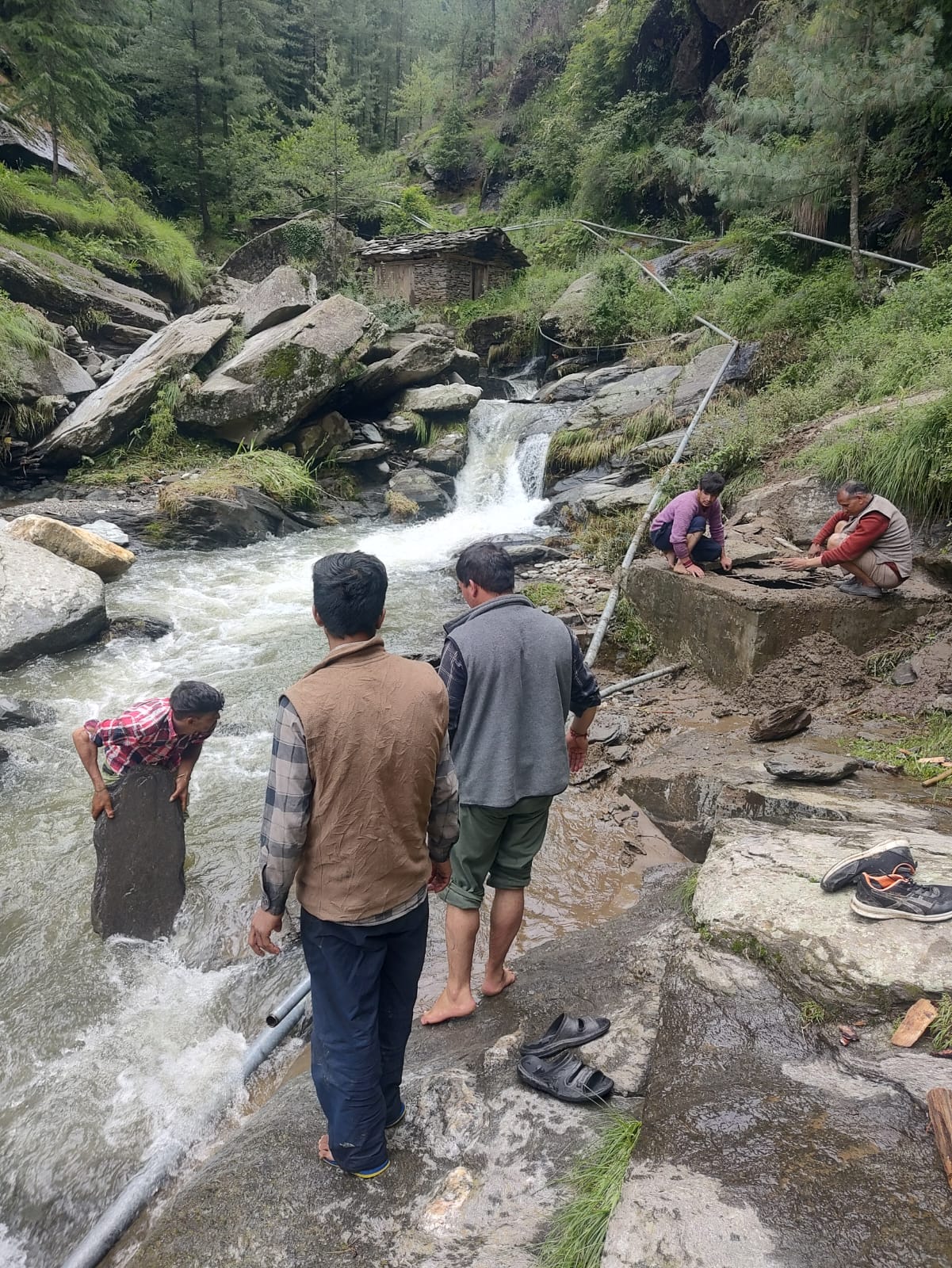 जलशक्ति विभाग का युद्धस्तर पर अभियान, पेयजल बहाली को लेकर दिन-रात मेहनत