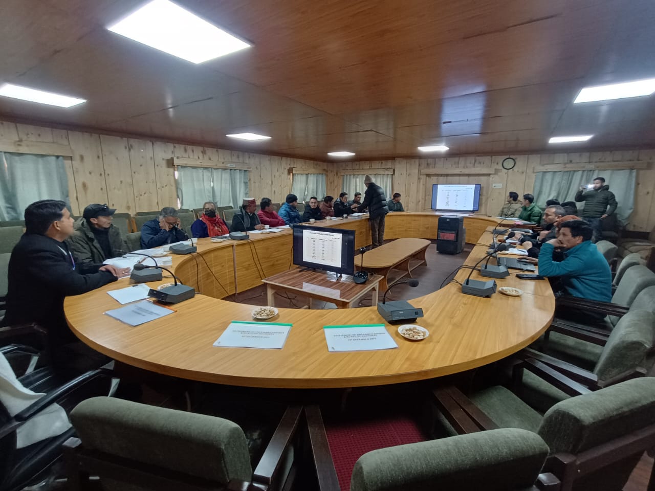 *”मेरी पूंजी, मेरा अधिकार” अभियान: निष्क्रिय खातों को सक्रिय करने के लिए उपायुक्त कार्यालय में महत्वपूर्ण बैठक*