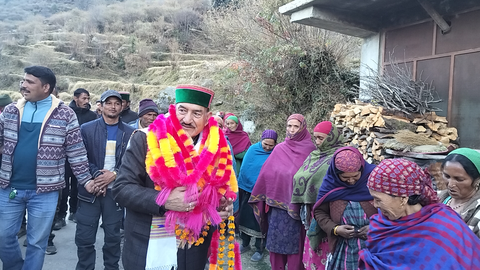 पूर्व मंत्री ठाकुर कौल सिंह अपने तीन दिवसीय दौरे के पहले दिन सुनी 6 पंचायतों की समस्याएं