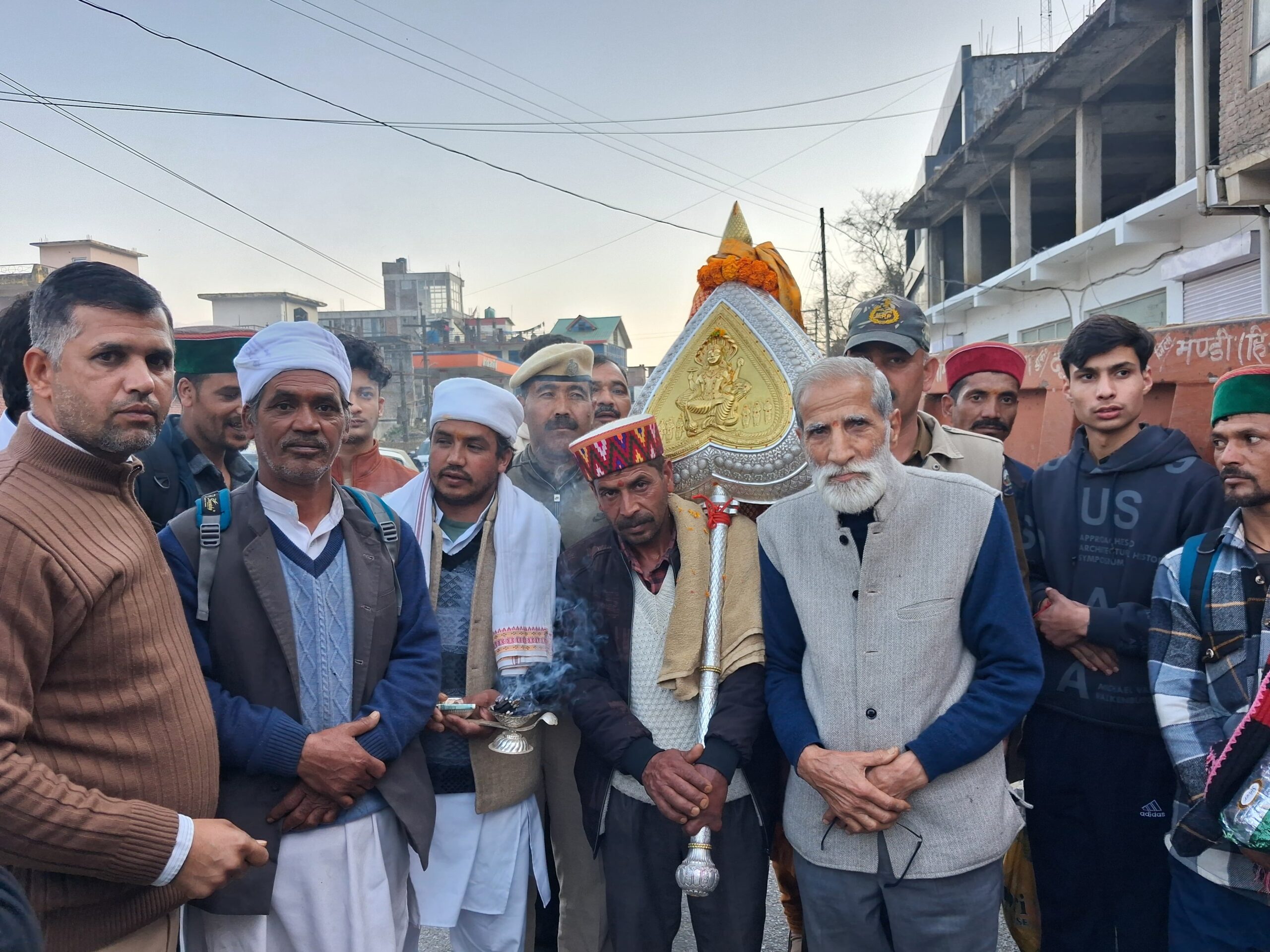 श्री देव कमरू नाग जी का भव्य स्वागत