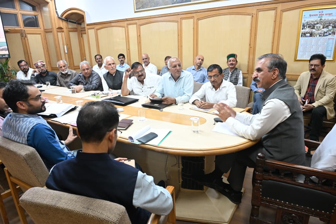 एचआरटीसी पेंशनरों को समय पर मिलेगी पेंशन सरकार पेंशन के लिए हर माह 23 करोड़ रुपये और चिकित्सा प्रतिपूर्ति के लिए 20 करोड़ रुपये देगीः मुख्यमंत्री