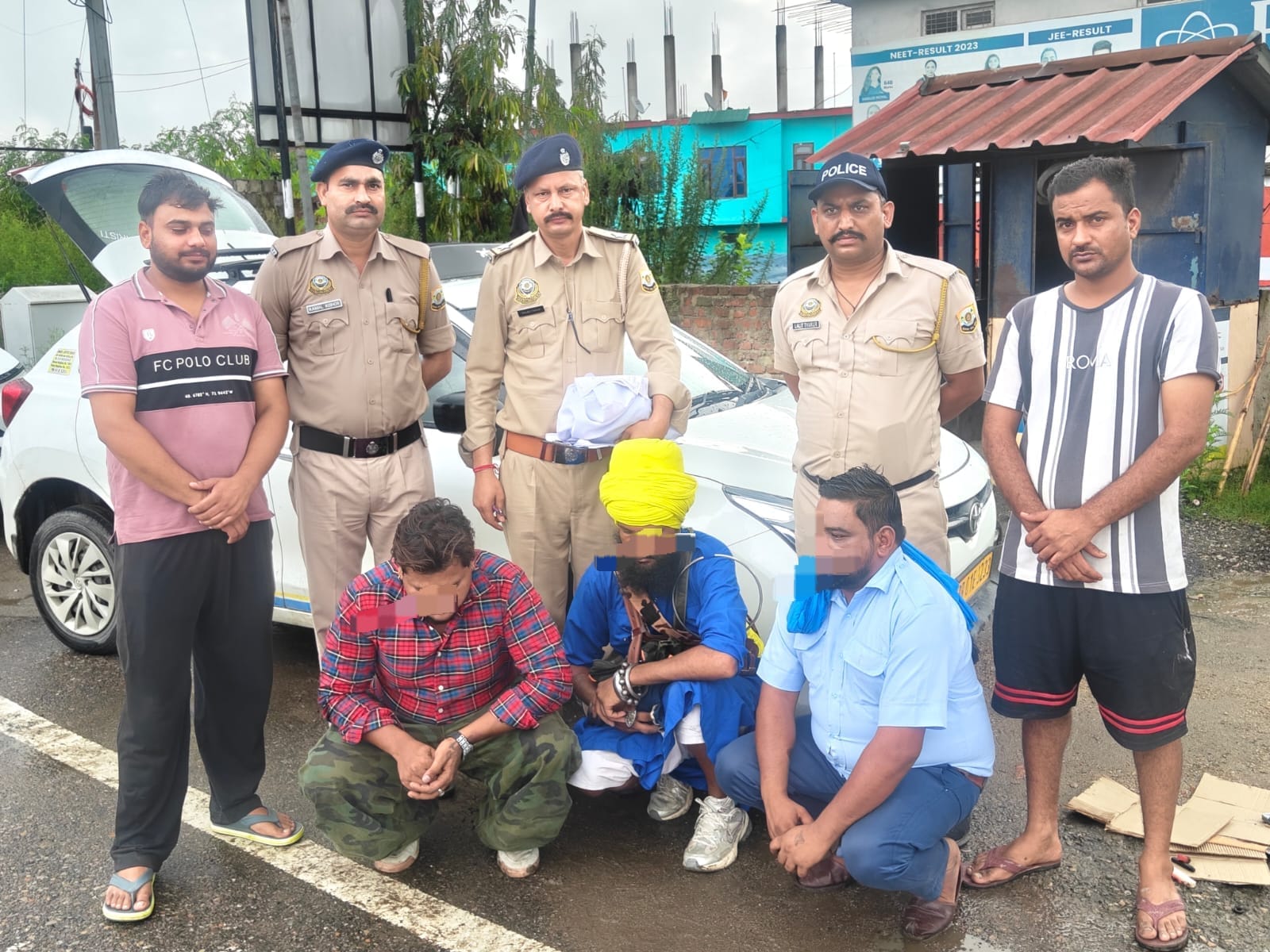 मण्डी पुलिस का नशा तस्करों पर बड़ा प्रहार, पांच मामलों में चरस, अफीम डोडा और 310 पेटी अवैध शराब बरामद