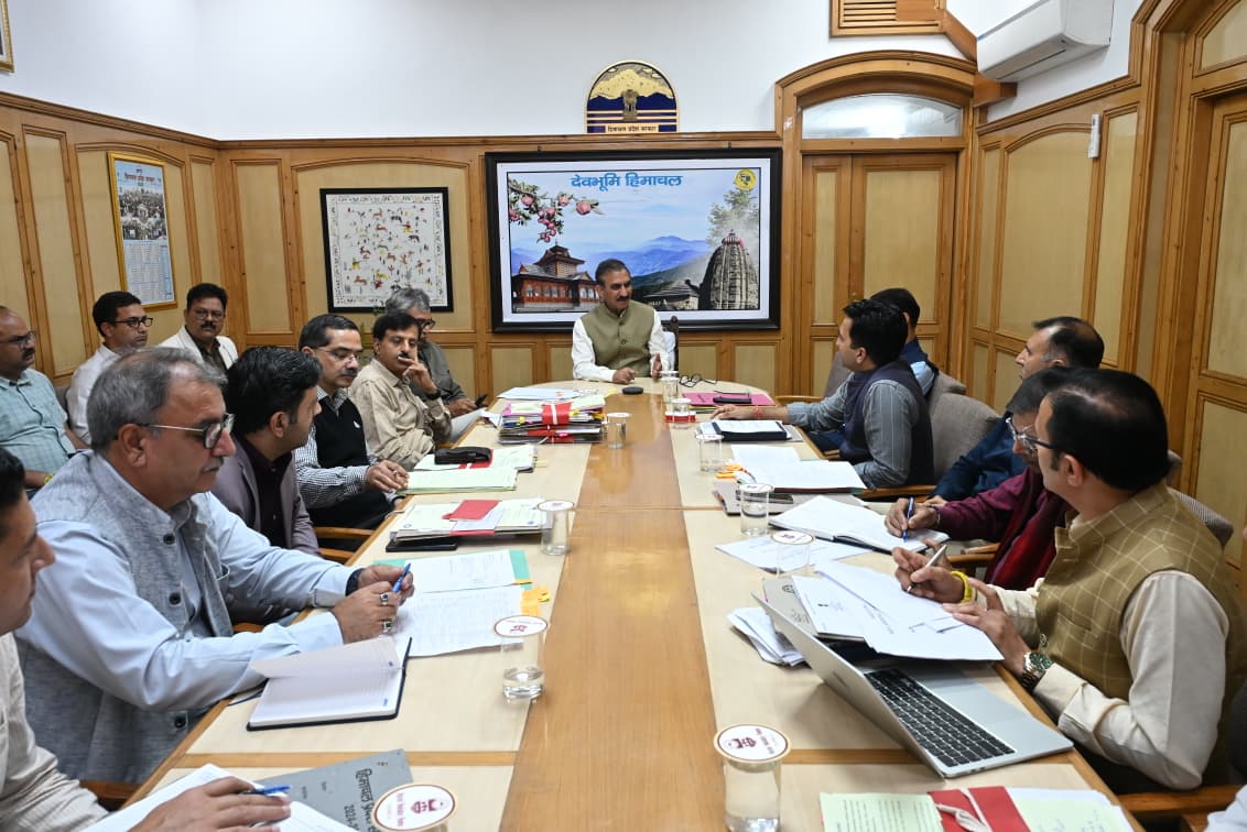 मुख्यमंत्री ने सुन्नी, लुहरी और धौलासिद्ध परियोजनाओं को वापस लेने की प्रक्रिया शुरू करने के निर्देश दिए