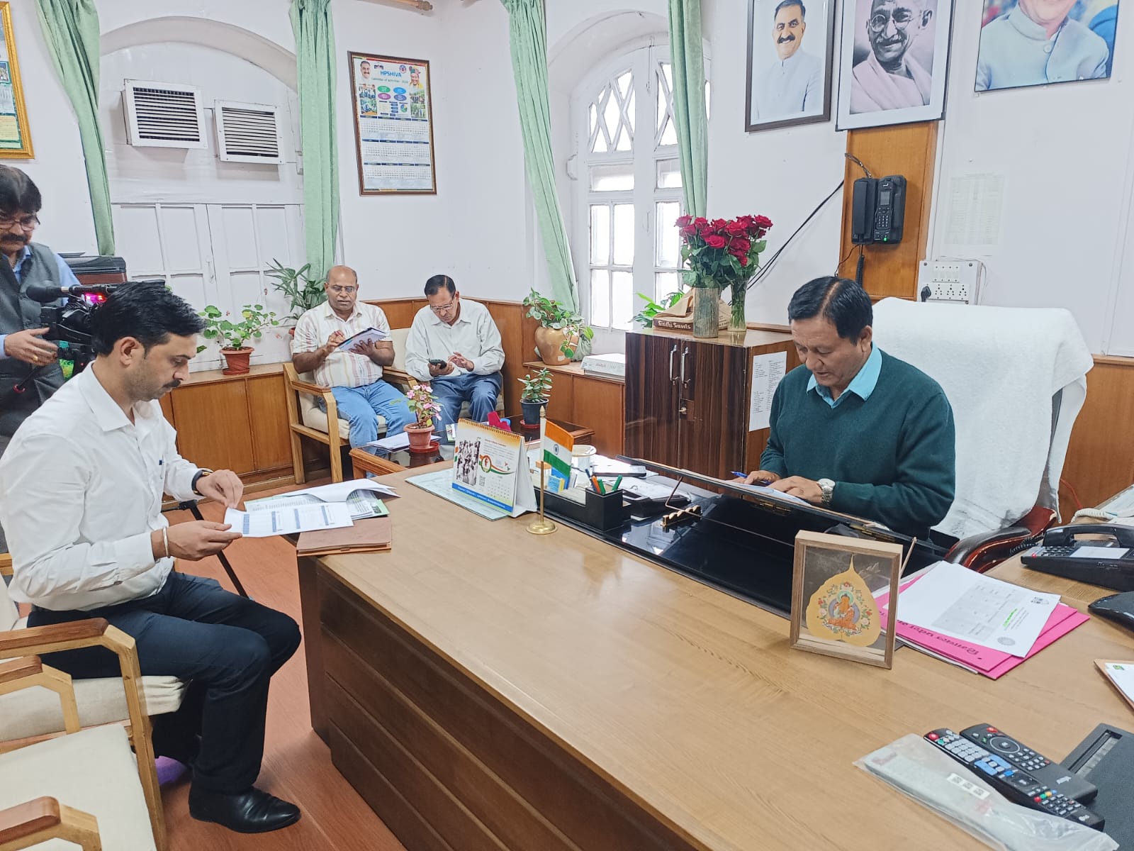 बागवानी मंत्री ने एचपी शिवा परियोजना की समीक्षा की