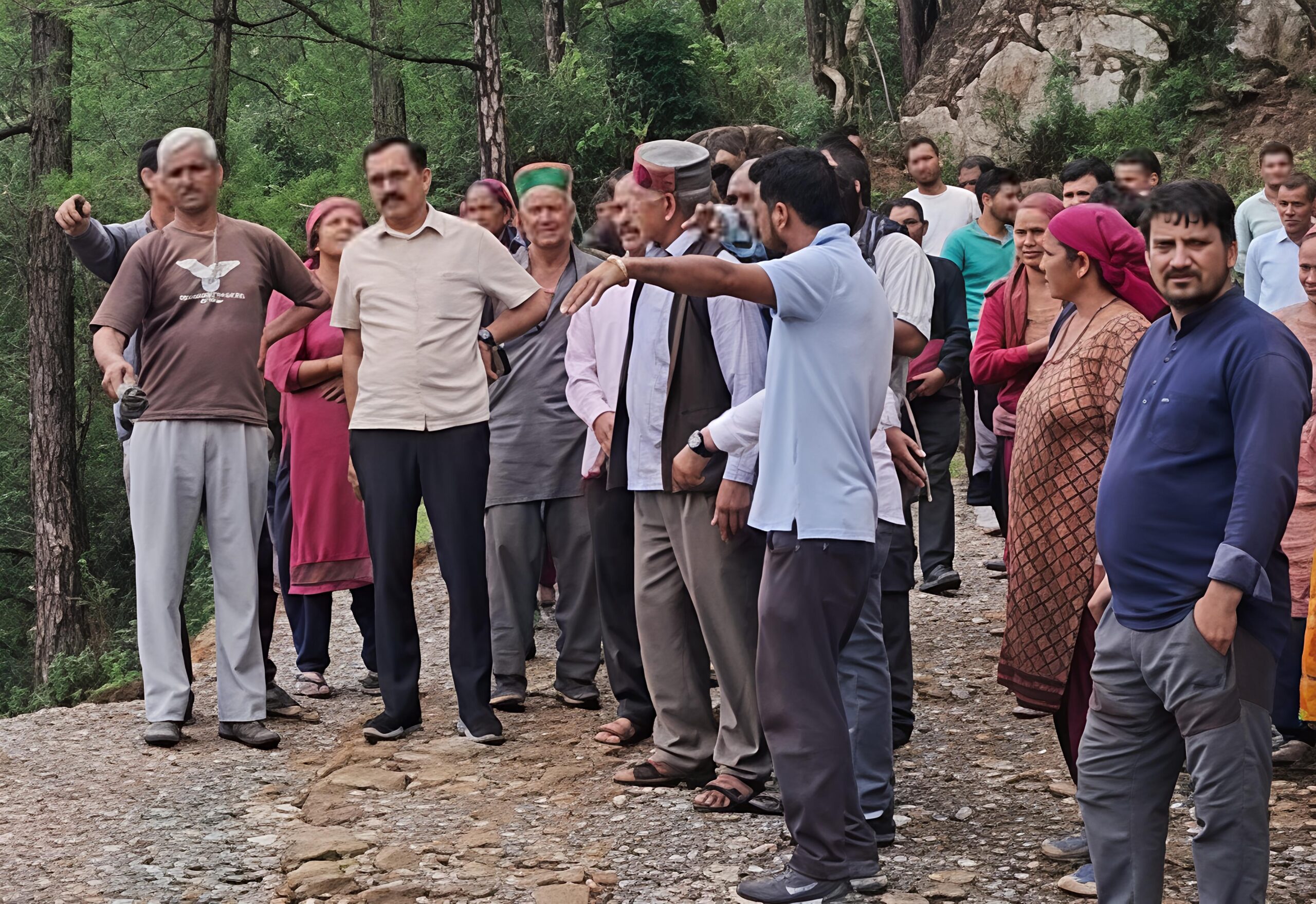 भारी भूस्खलन से गलू-बनेहड़-मझारनू सड़क बंद