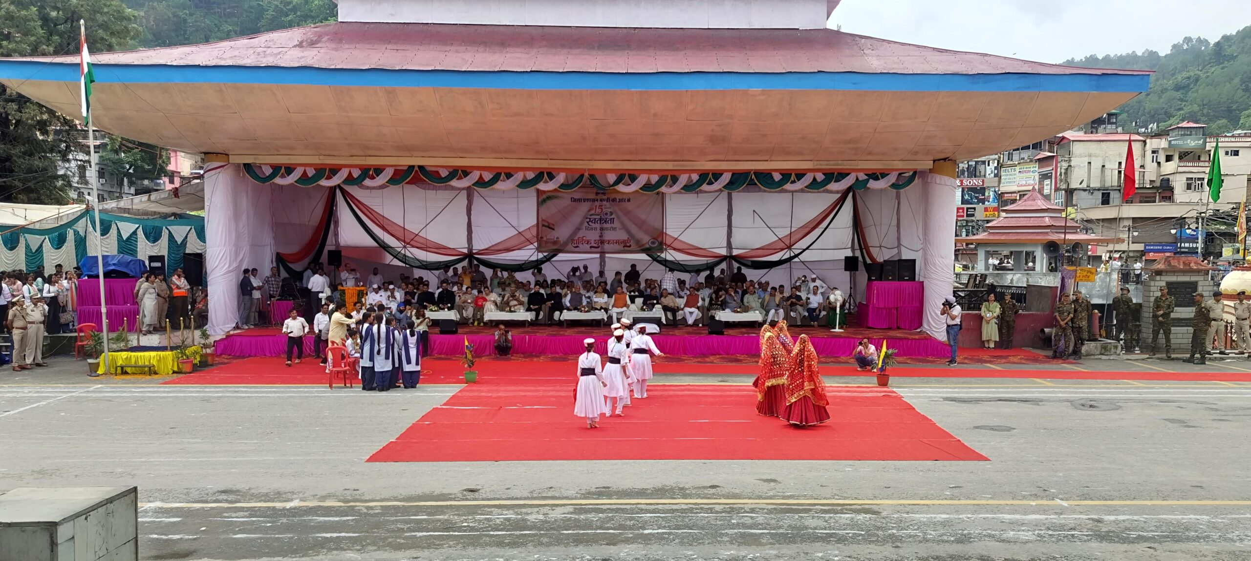 सांस्कृतिक कार्यक्रम की अव्यवस्था ने दर्शकों को किया निराश: जिला स्तरीय समारोहों की व्यवस्था पर उठे सवाल